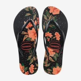 A Havaianas bestseller. A slim, elegant model with a narrower feminine shape. A timeless style for the summer which sides into a