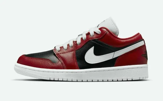 AUTHENTIC NIKE Air Jordan 1 Low Gym Red Chicago Flip DC0...