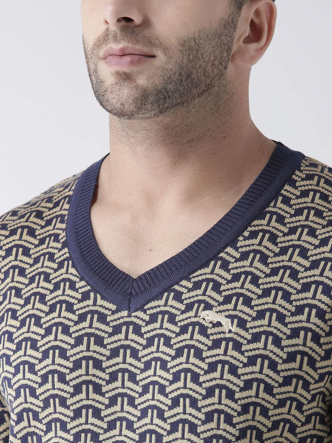 Men Navy Blue and Beige Colourblocked Pullover