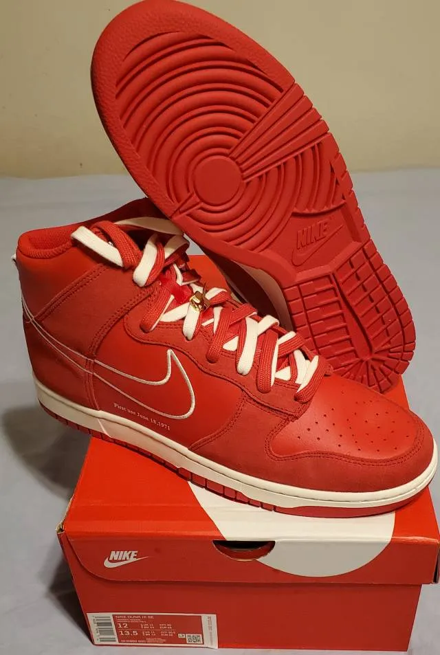 Nike dunk high first use university red