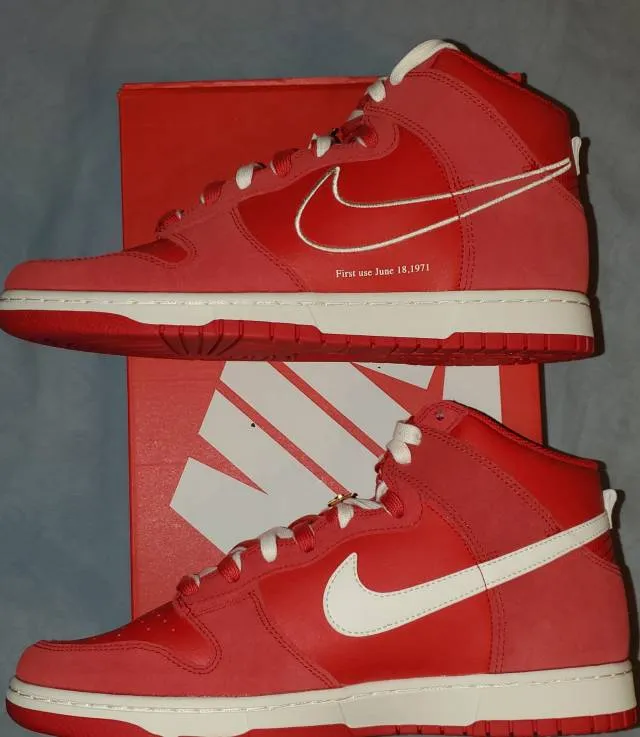 Nike dunk high first use university red