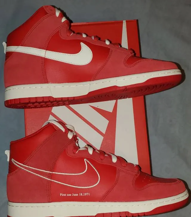 Nike dunk high first use university red