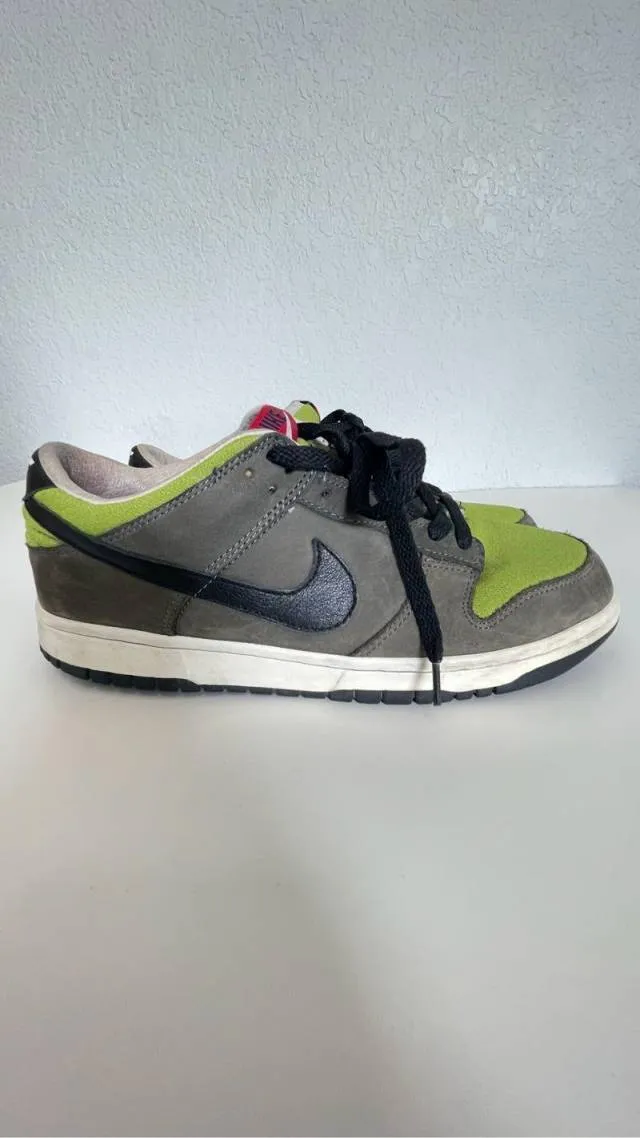 Nike dunk low pro kermit the frog muppets