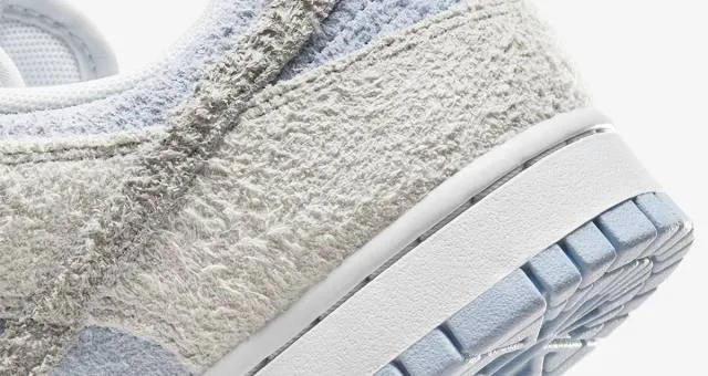 Nike dunk low wmns photon dust light armory blue