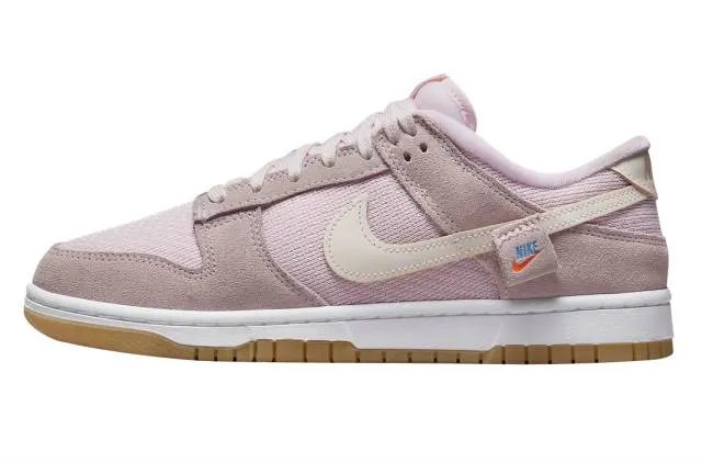 Nike dunk low wmns teddy bear light soft pink