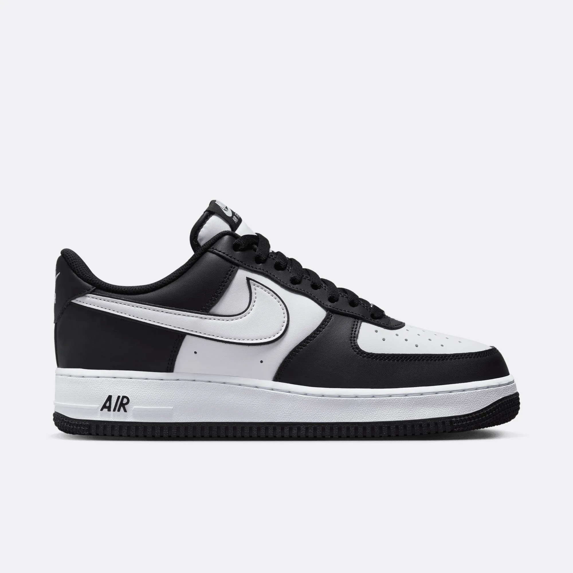 Nike - Men - Air Force 1 '07 - Black/White