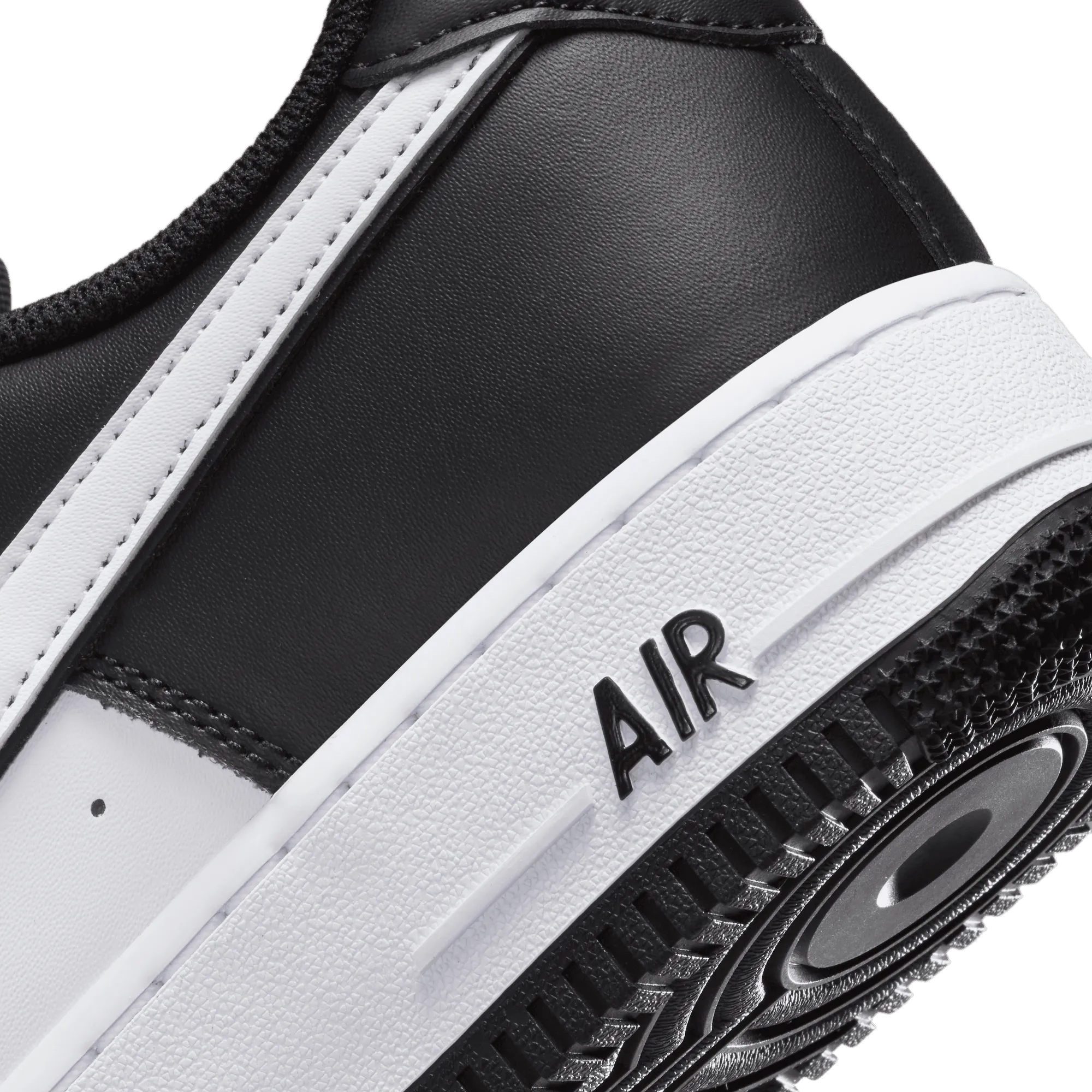 Nike - Men - Air Force 1 '07 - Black/White