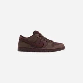 NIKE  NIKE SB DUNK LOW CITY OF LOVE BURGUNDY CRUSH