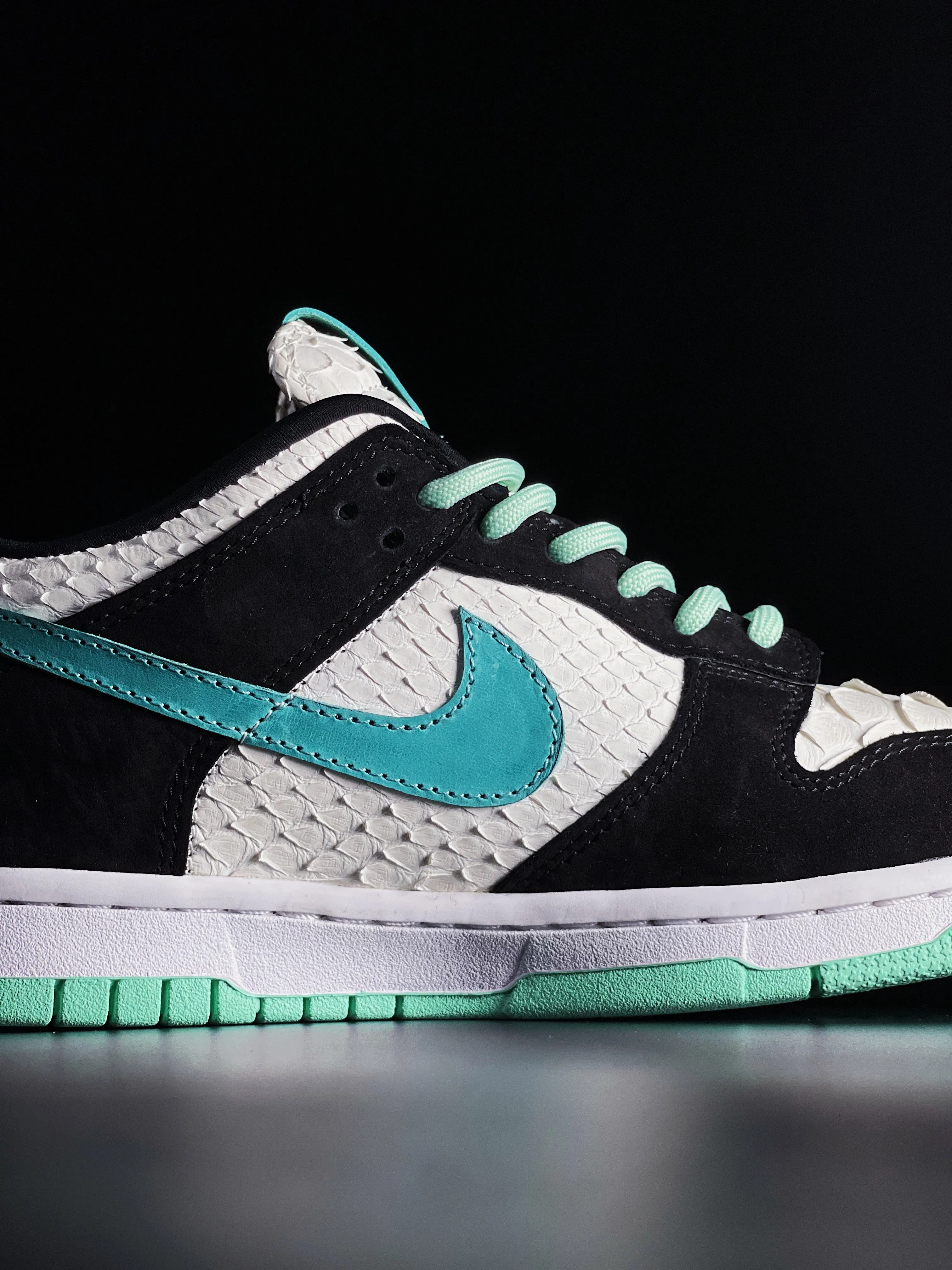 Nike SB Dunk Low Tiffany