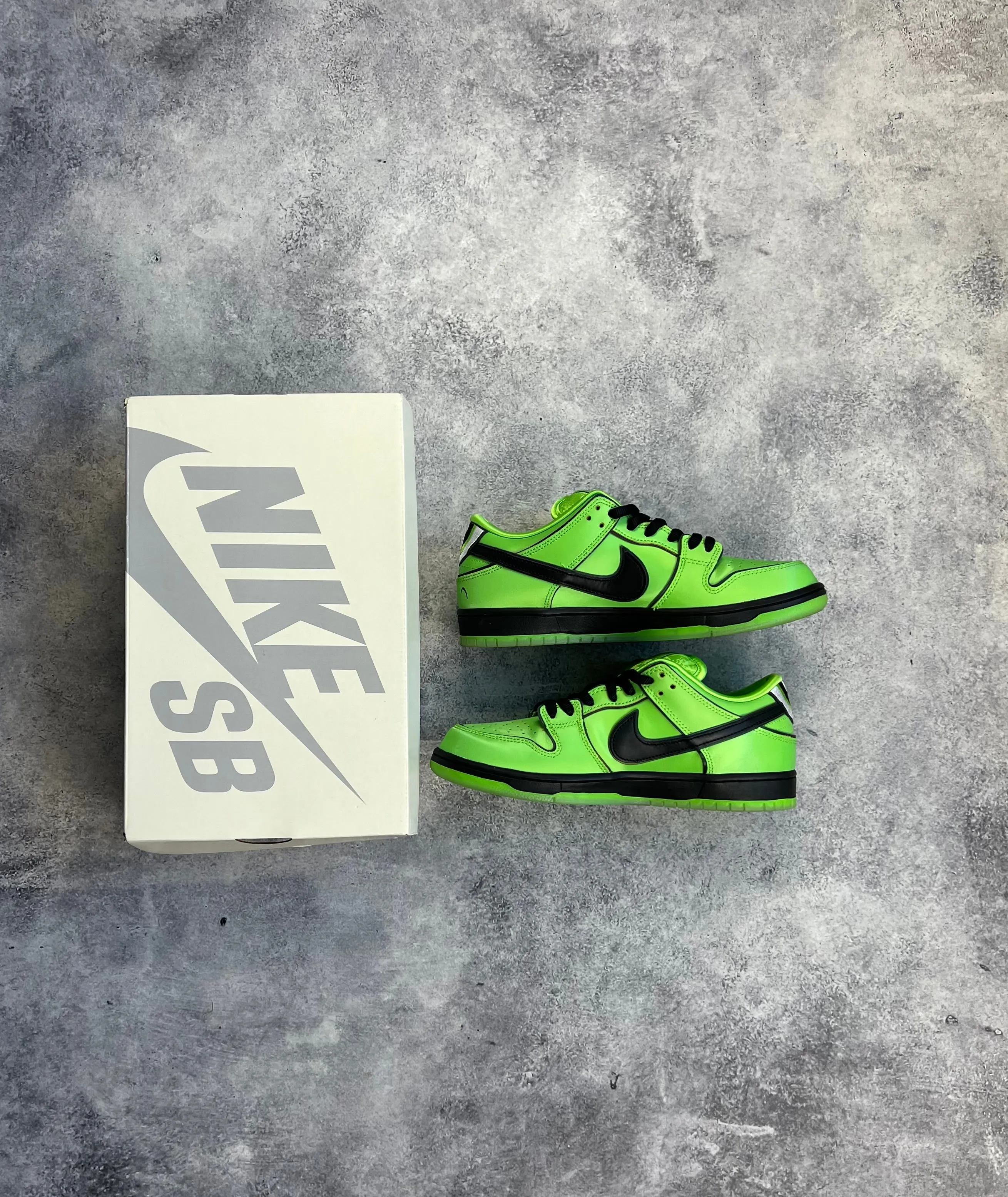 Nike SB dunk low x powerpuff girls buttercup size UK 8 / US 9