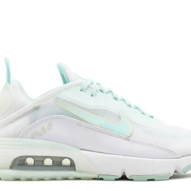 Nike wmns air max 2090 white light dew