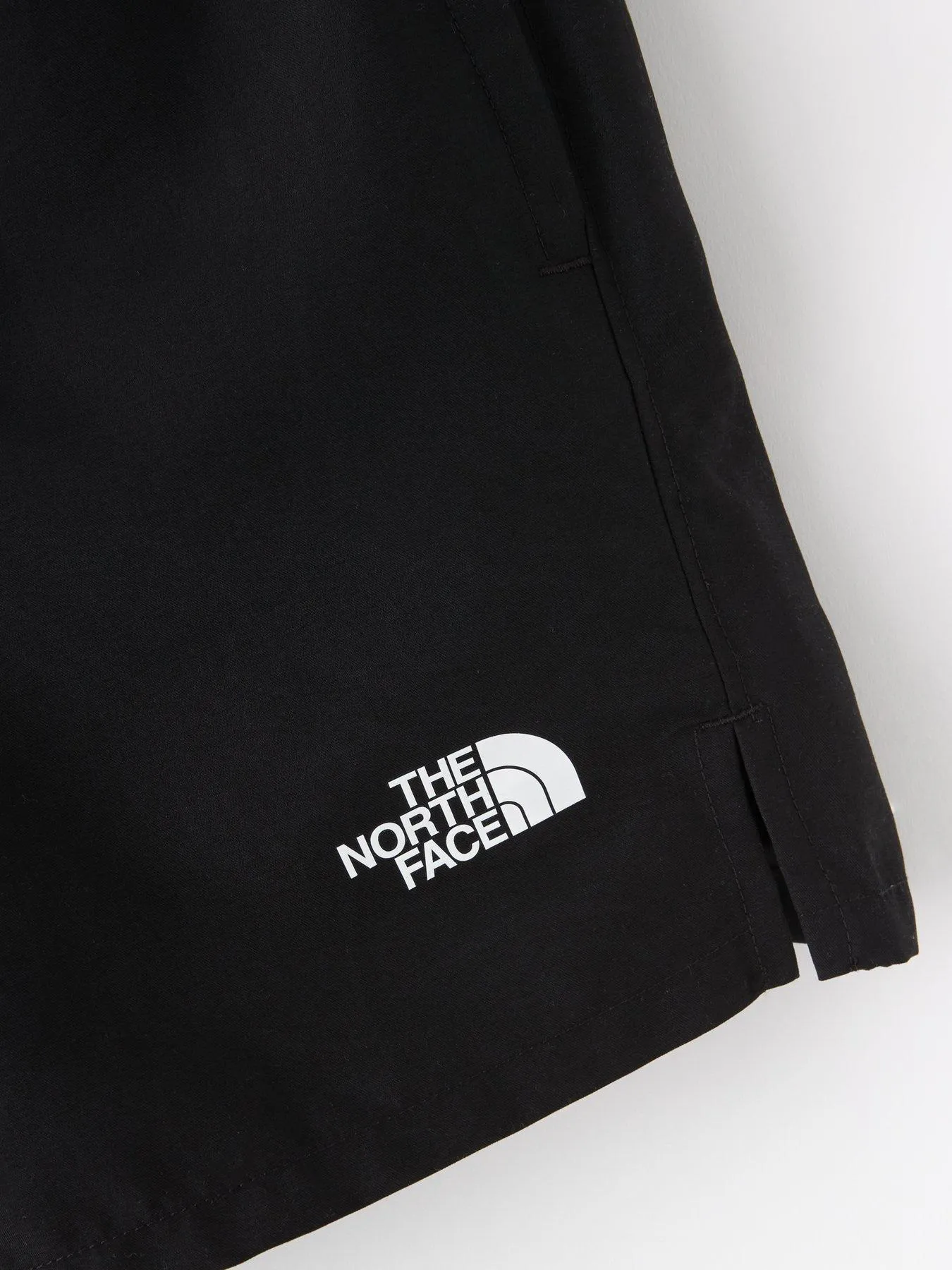 THE NORTH FACE Boys Amphibious Class V Short - Black Print